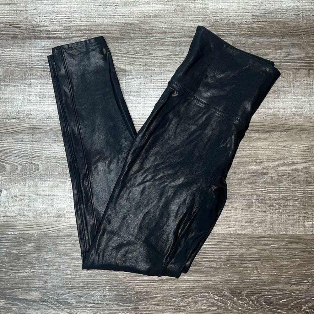 SPANX M faux leather leggings good condition
